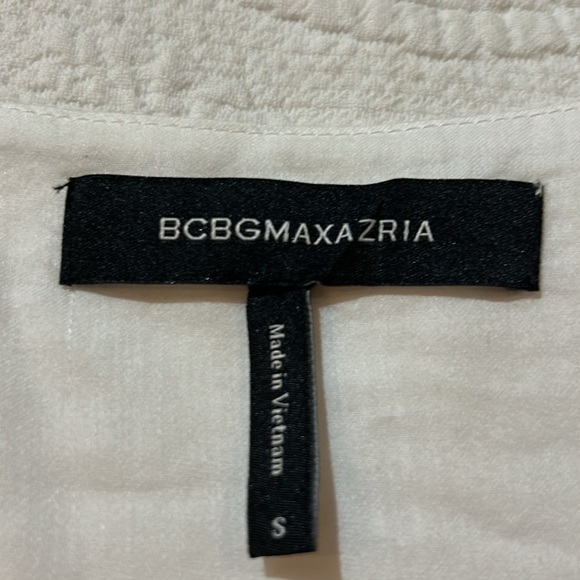 BCBGENERATION MAXAZRIA Crop Wrap Around. Small - Picture 5 of 8